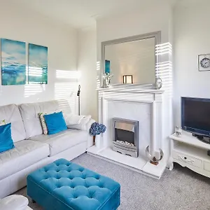 https://host-stay-the-railway-cottage.yorkshirehotels.net